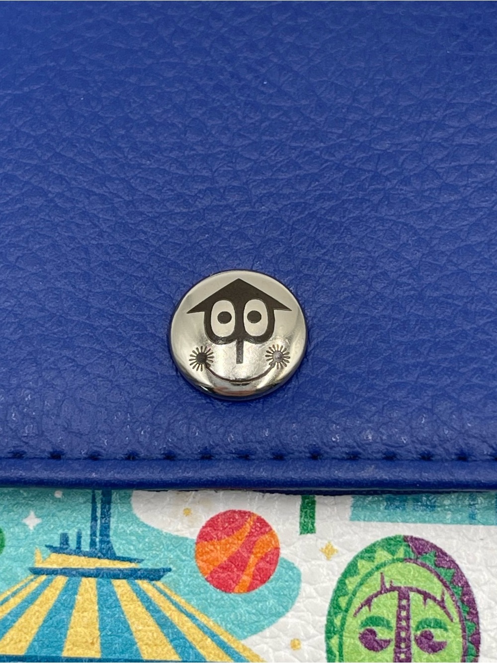 Disney Dtech Phone Crossbody Case Attraction Collage Themed Travel Compact - Picture 6 of 13